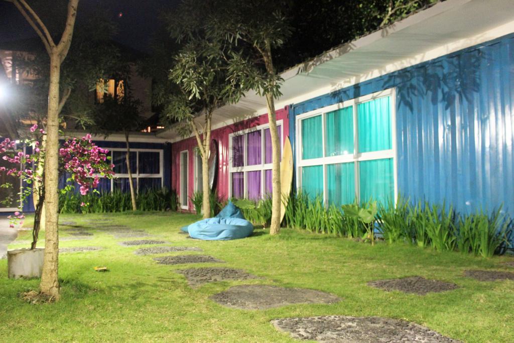Hotel Kubu Container Uluwatu Exterior foto