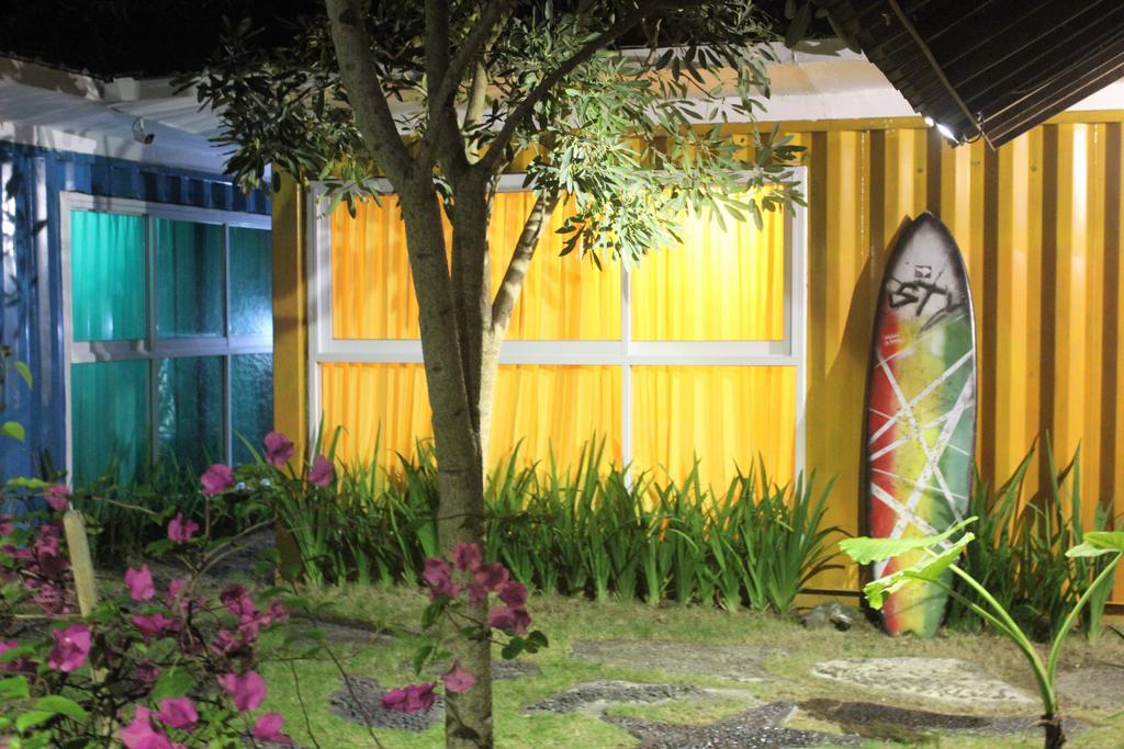 Hotel Kubu Container Uluwatu Exterior foto