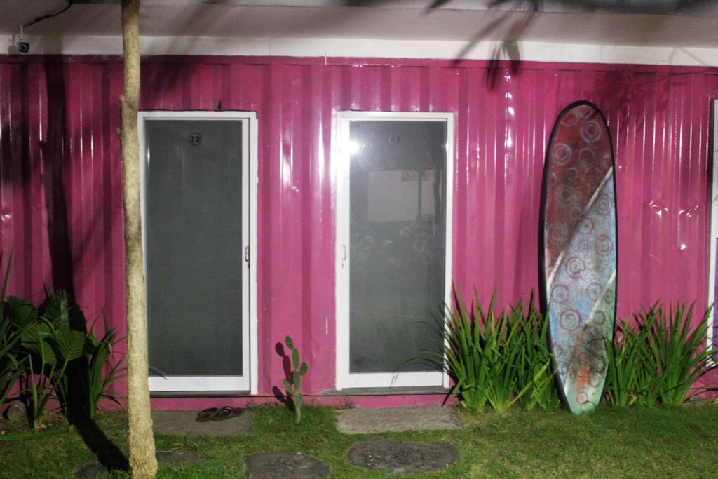 Hotel Kubu Container Uluwatu Exterior foto
