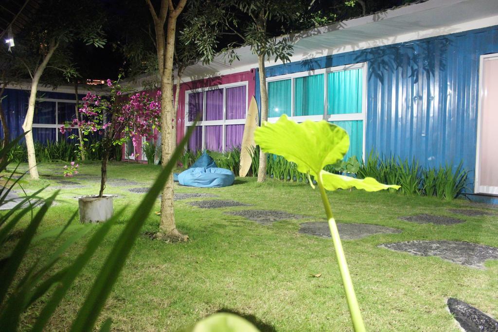 Hotel Kubu Container Uluwatu Exterior foto