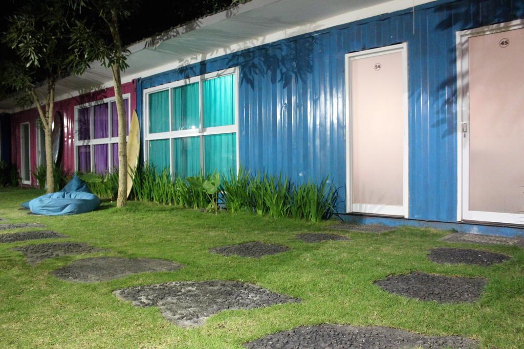 Hotel Kubu Container Uluwatu Exterior foto