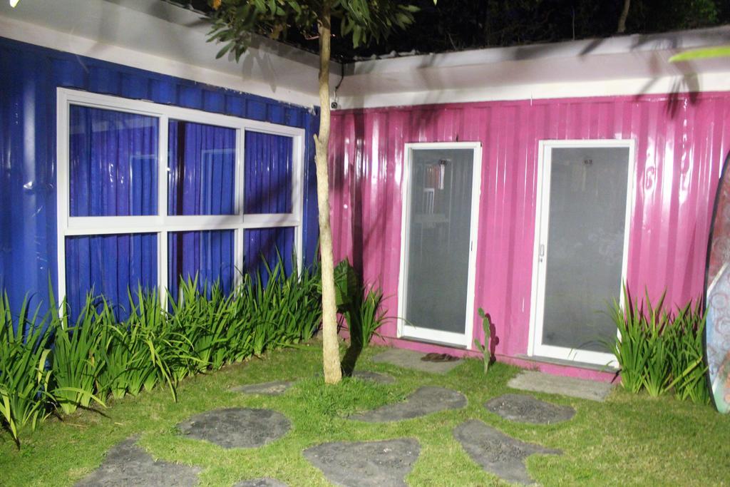 Hotel Kubu Container Uluwatu Exterior foto
