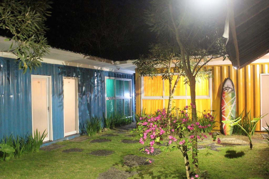 Hotel Kubu Container Uluwatu Exterior foto