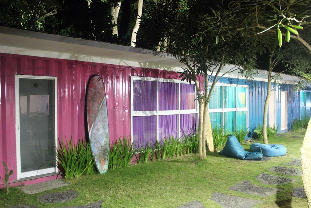 Hotel Kubu Container Uluwatu Exterior foto